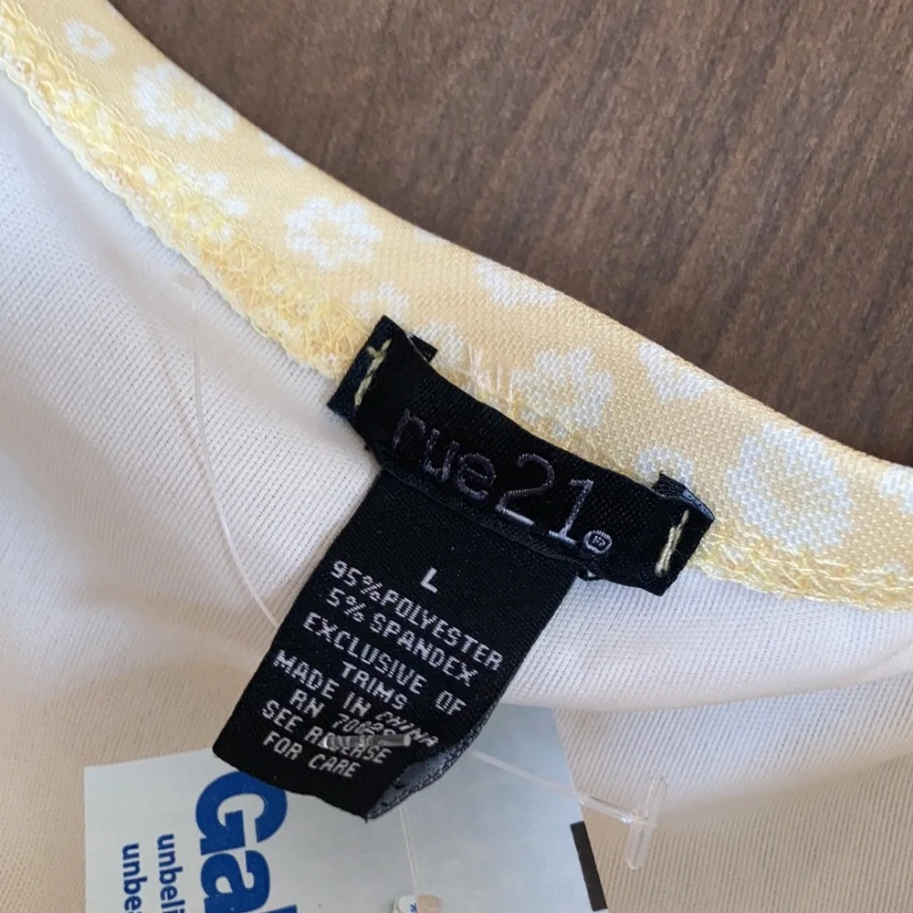 3/$12 Rue21 top Yellow w white floral print cinch front detail boho top casual - Picture 8 of 15